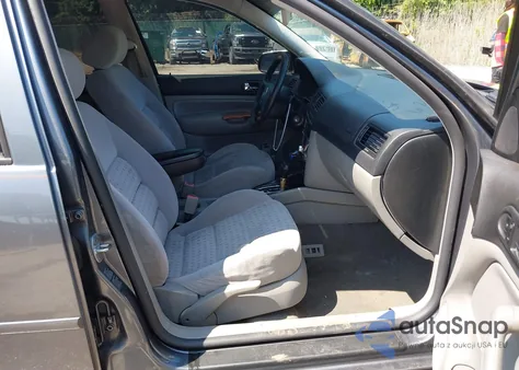 2003 Volkswagen Jetta Gls 2.0L from USA, damaged, VIN 3VWSK69M13M076031